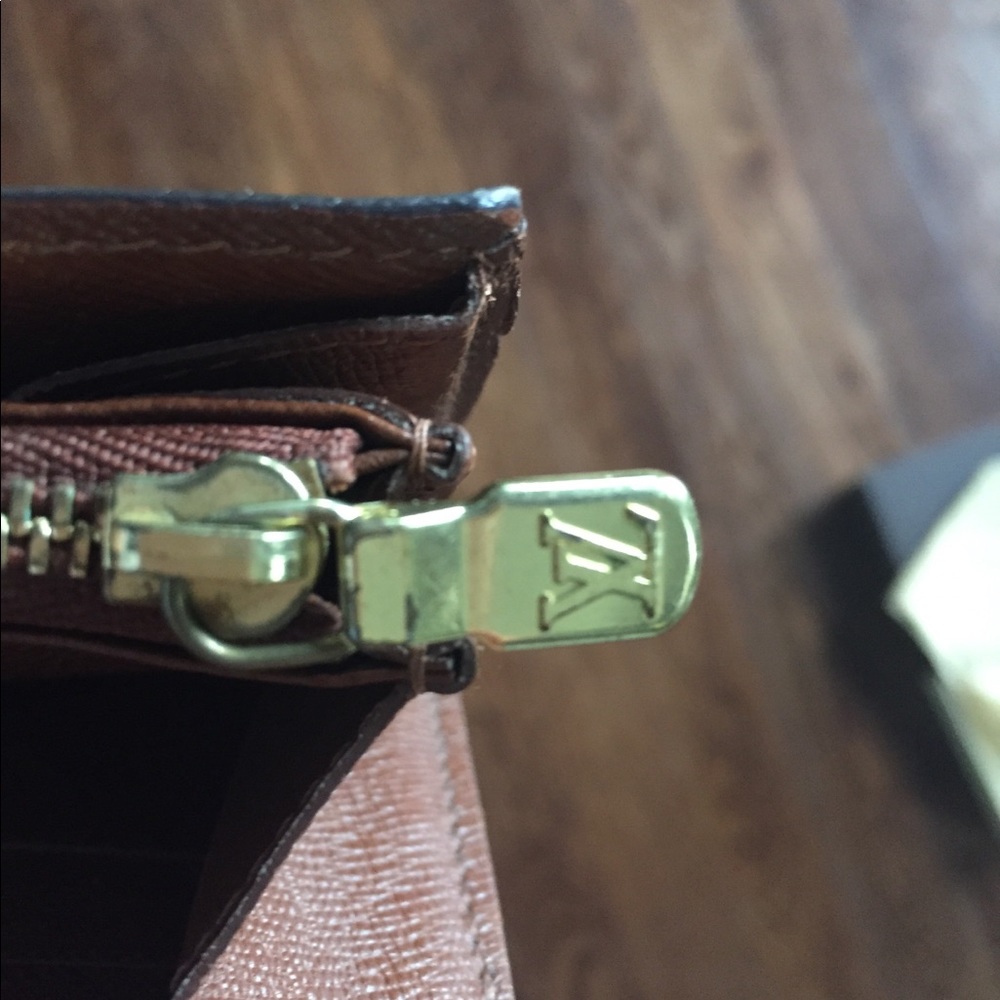 Louis Vuitton Wallet - Picture 9 of 16